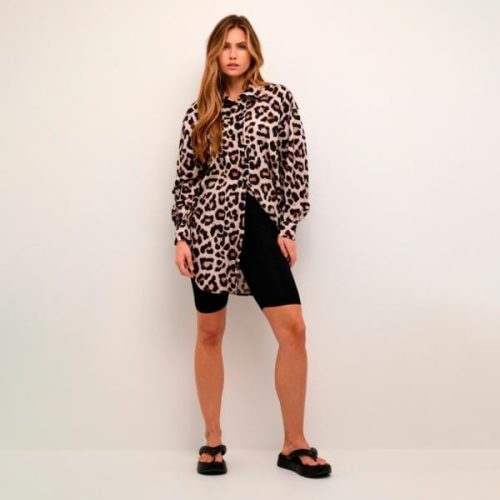 KAFFE Selma shortsit, musta