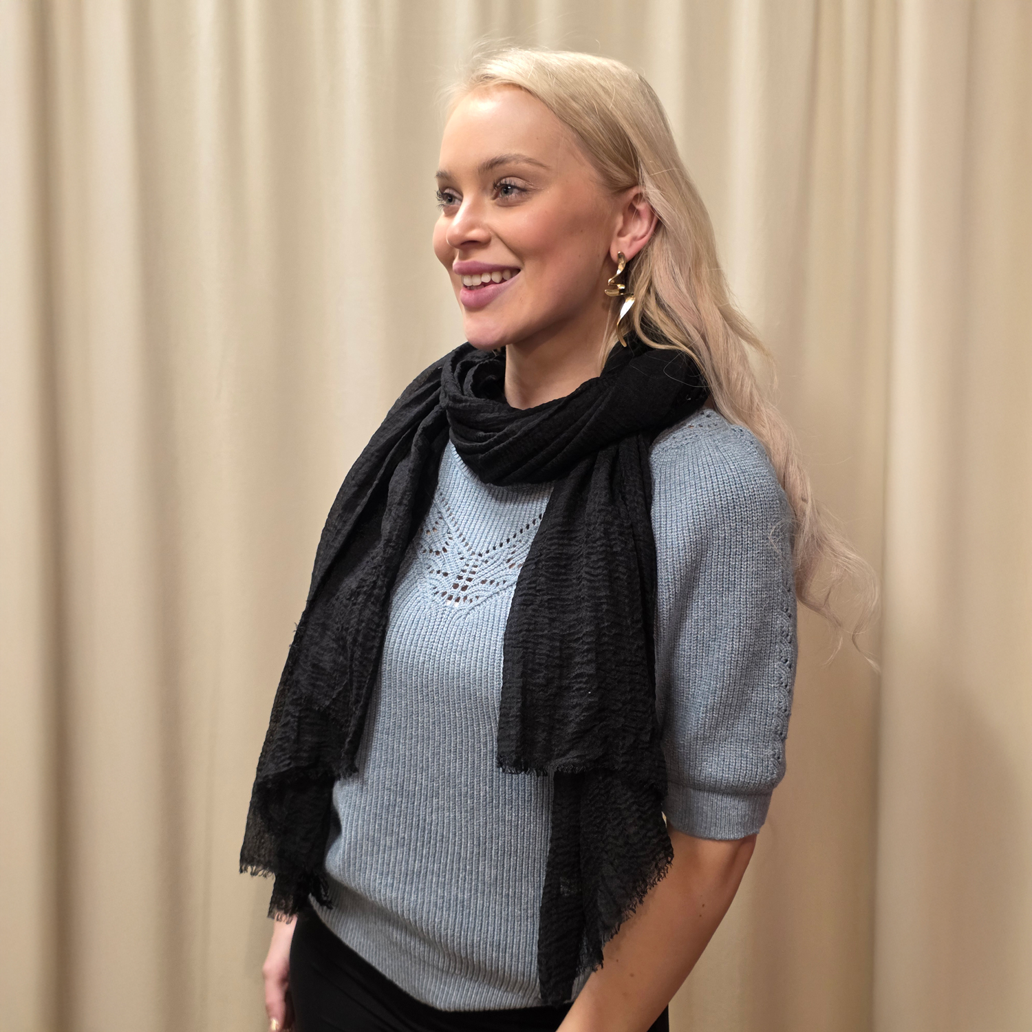 MIX BY HEART Nadja huivi, musta